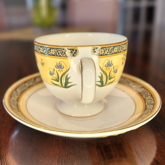 EUC Set of 4 Wedgewood Leigh Shape Footed Cup & Saucer Set 2 3/4 in - Picture 2 of 7